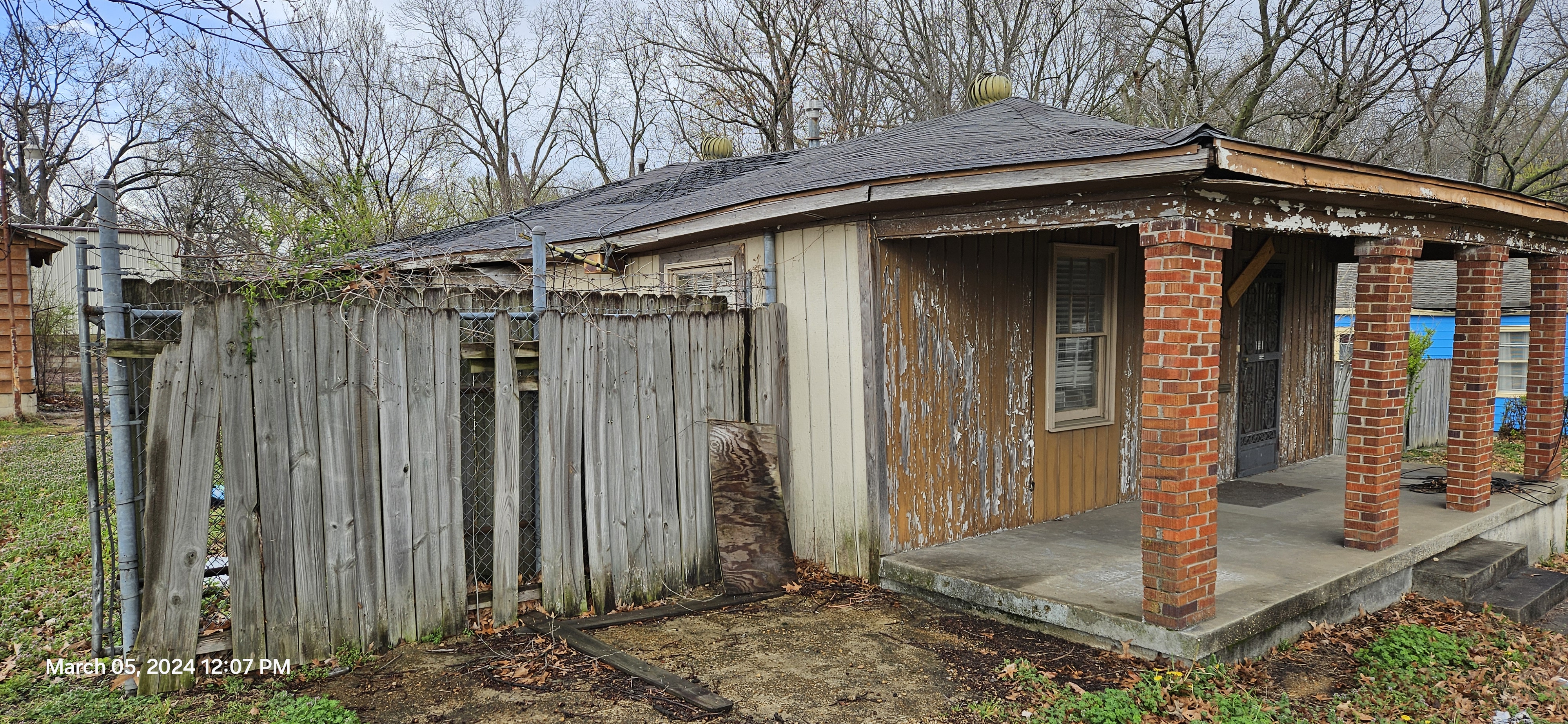 2296 Boyle photo